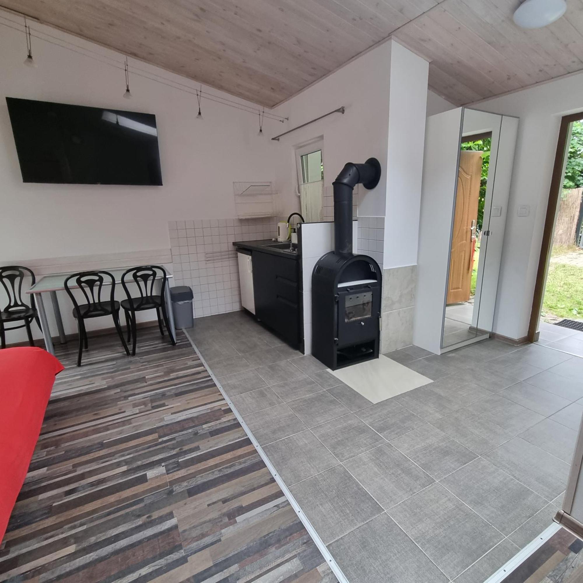 Pokoje I Apartamenty Przy Sosnowej Poddabie Esterno foto